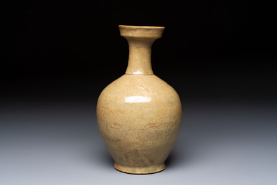 A Korean celadon-glazed sake bottle, Goryeo, 11th C.