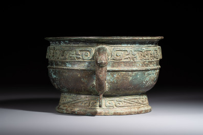 An inscribed Chinese archaic bronze food vessel, Gui 簋, Western Zhou