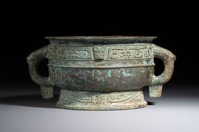 An inscribed Chinese archaic bronze food vessel, Gui 簋, Western Zhou