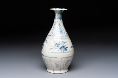 A Vietnamese blue and white vase, Hoi An Hoard, 15th C.