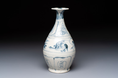 A Vietnamese blue and white vase, Hoi An Hoard, 15th C.