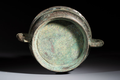 An inscribed Chinese archaic bronze food vessel, Gui 簋, Western Zhou