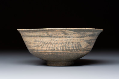 A Korean slip-inlaid celadon dish and bowl, Joseon, 14/16th C.