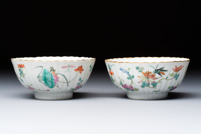 A pair of Chinese famille rose 'Cricket' bowls, Tongzhi marks, 19th C.