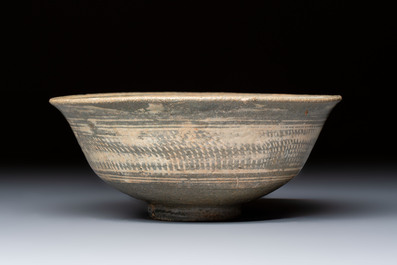 A Korean slip-inlaid celadon dish and bowl, Joseon, 14/16th C.