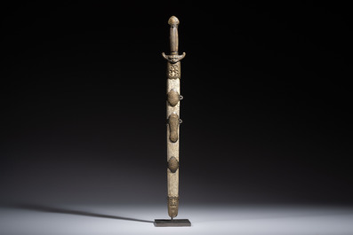 A rare set of Chinese double swords with scabbard 'shuangjian', Longquan mark, 19th C.