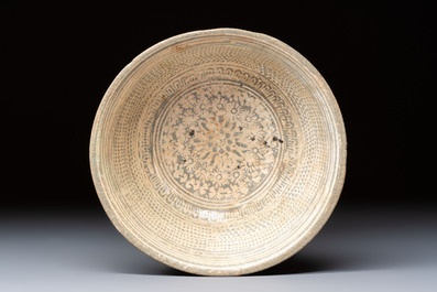 A Korean slip-inlaid celadon dish and bowl, Joseon, 14/16th C.