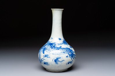 A Korean blue and white 'Dragon' bottle vase, Joseon, 19th C.
