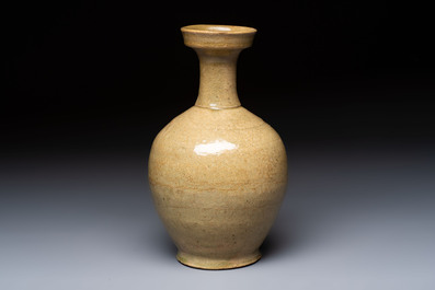 A Korean celadon-glazed sake bottle, Goryeo, 11th C.