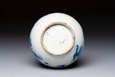 A Korean blue and white 'Dragon' bottle vase, Joseon, 19th C.