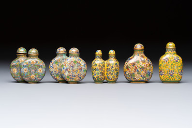 A collection of 12 Chinese cloisonn&eacute; snuff bottles with floral design, 19/20th C.