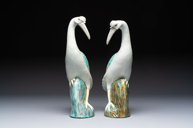 A pair of large Chinese famille rose cranes, 20th C.
