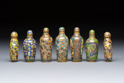 A collection of 12 Chinese cloisonn&eacute; snuff bottles with floral design, 19/20th C.
