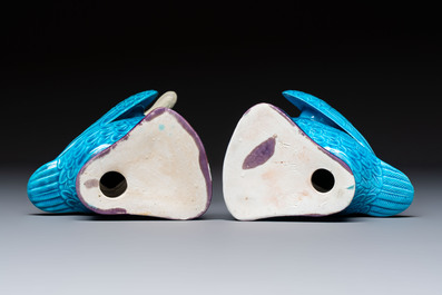 A pair of Chinese turquoise-glazed ducks and a pair of verte biscuit quail-form covered boxes, 20th C.