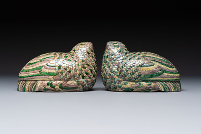 A pair of Chinese turquoise-glazed ducks and a pair of verte biscuit quail-form covered boxes, 20th C.