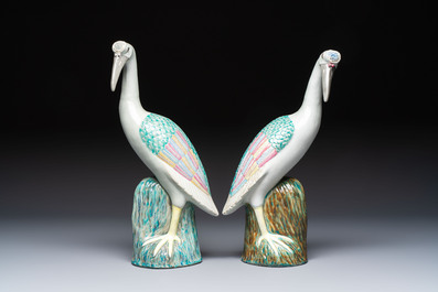A pair of large Chinese famille rose cranes, 20th C.