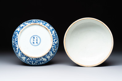 A circular Chinese blue and white box and cover, Wanli mark and of the period