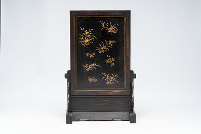 A Chinese lacquered wooden table screen with jade and cloisonn&eacute;, and a pair of wall panels embellished with jade, bone, and wood, 19/20th C.