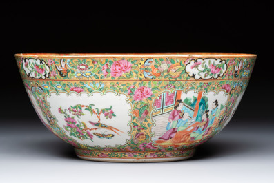 A pair of Chinese Canton famille rose hat stands, a covered vase, a vase and a bowl, 19th C.