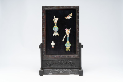 A Chinese lacquered wooden table screen with jade and cloisonn&eacute;, and a pair of wall panels embellished with jade, bone, and wood, 19/20th C.