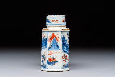 17 Chinese blue, white and famille rose plates and an Imari-style tea caddy, Kangxi/Qianlong