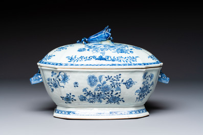 A Chinese blue and white dish, tureen and stand with floral design, Qianlong