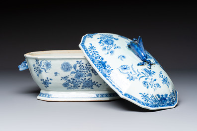 A Chinese blue and white dish, tureen and stand with floral design, Qianlong