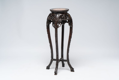Four Chinese marble-topped hongmu stands, 19/20th C.
