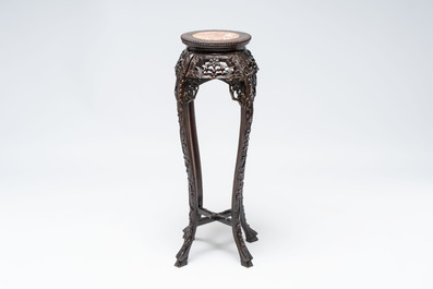 Four Chinese marble-topped hongmu stands, 19/20th C.