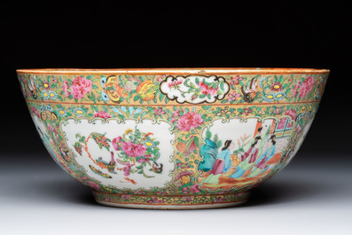 A pair of Chinese Canton famille rose hat stands, a covered vase, a vase and a bowl, 19th C.