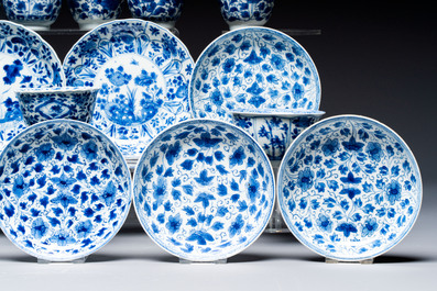Nine Chinese blue and white cups and 12 saucers, Kangxi