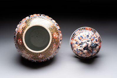 A large Japanese Imari vase and cover, Meiji, 19th C.