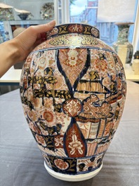 A large Japanese Imari vase and cover, Meiji, 19th C.