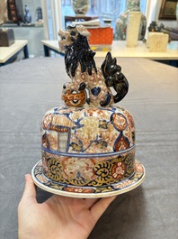 A large Japanese Imari vase and cover, Meiji, 19th C.