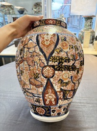 A large Japanese Imari vase and cover, Meiji, 19th C.
