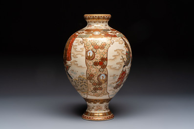 A Japanese Satsuma baluster vase with narrative design, Nippon Kyoto Kinkozan 日本京都錦光山 mark, Meiji, 19th C.