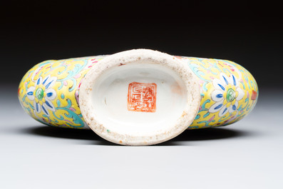 Eight Chinese famille rose and verte wares, 19/20th C.