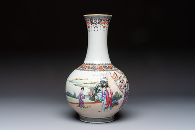 A Chinese famille rose bottle vase and a dish, Qianlong marks, Republic
