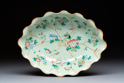 Three Chinese famille rose celadon-ground leaf-form tazzas, Tongzhi and Guangxu marks, 19th C.