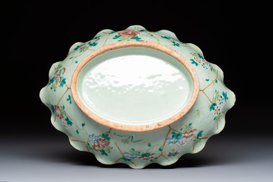 Three Chinese famille rose celadon-ground leaf-form tazzas, Tongzhi and Guangxu marks, 19th C.