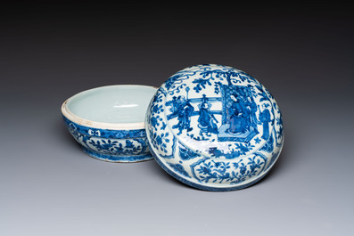 A circular Chinese blue and white box and cover, Wanli mark and of the period