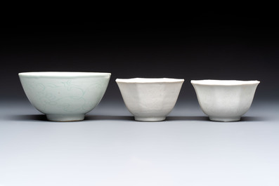 Six Chinese 'Hatcher Cargo' bowls and two blue and white shipwreck bowls, Transitional period