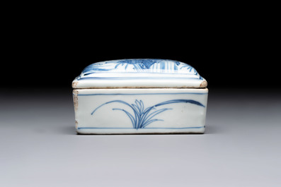 A fine Chinese blue and white rectangular seal paste box and cover, Ming