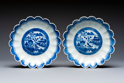 Three Chinese blue and white dishes and a plate, 19th C.
