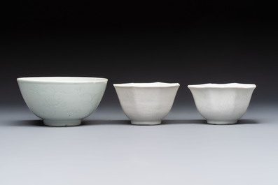 Six Chinese 'Hatcher Cargo' bowls and two blue and white shipwreck bowls, Transitional period