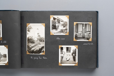 Two albums with travel photographs, postcards, and documentation of a Belgian family travelling through Europe, Asia, America, and Africa, 20th C.