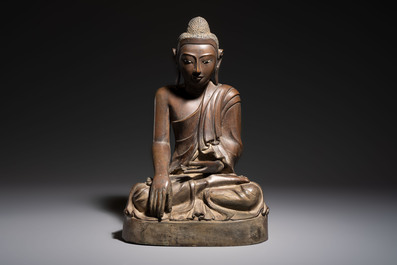 A Burmese partly lacquered bronze Mandalay Buddha, 19/20th C.