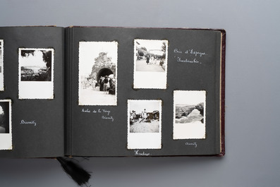 Two albums with travel photographs, postcards, and documentation of a Belgian family travelling through Europe, Asia, America, and Africa, 20th C.