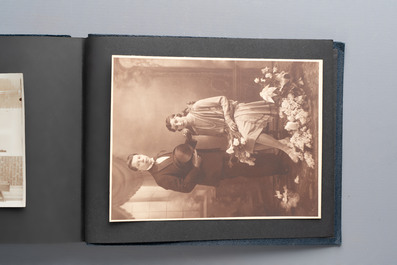 Two albums with travel photographs, postcards, and documentation of a Belgian family travelling through Europe, Asia, America, and Africa, 20th C.