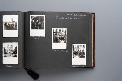 Two albums with travel photographs, postcards, and documentation of a Belgian family travelling through Europe, Asia, America, and Africa, 20th C.